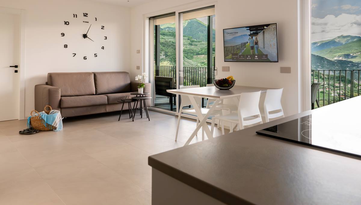 Dream View Apartment Deva a Riva del Garda, appartamento di design con vista panoramica